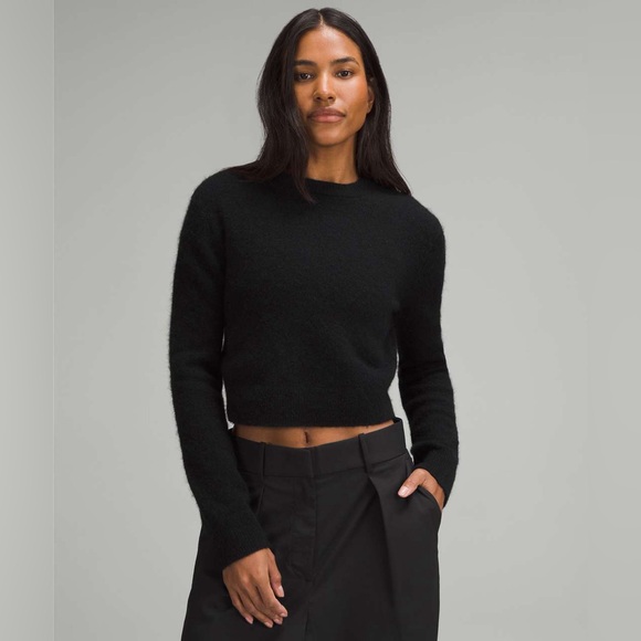 lululemon athletica Sweaters - Lululemon Alpaca Wool-Blend Cropped Sweater in black